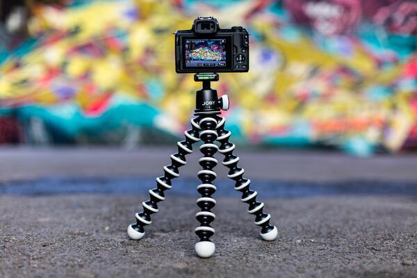 how many legs does a tripod have 